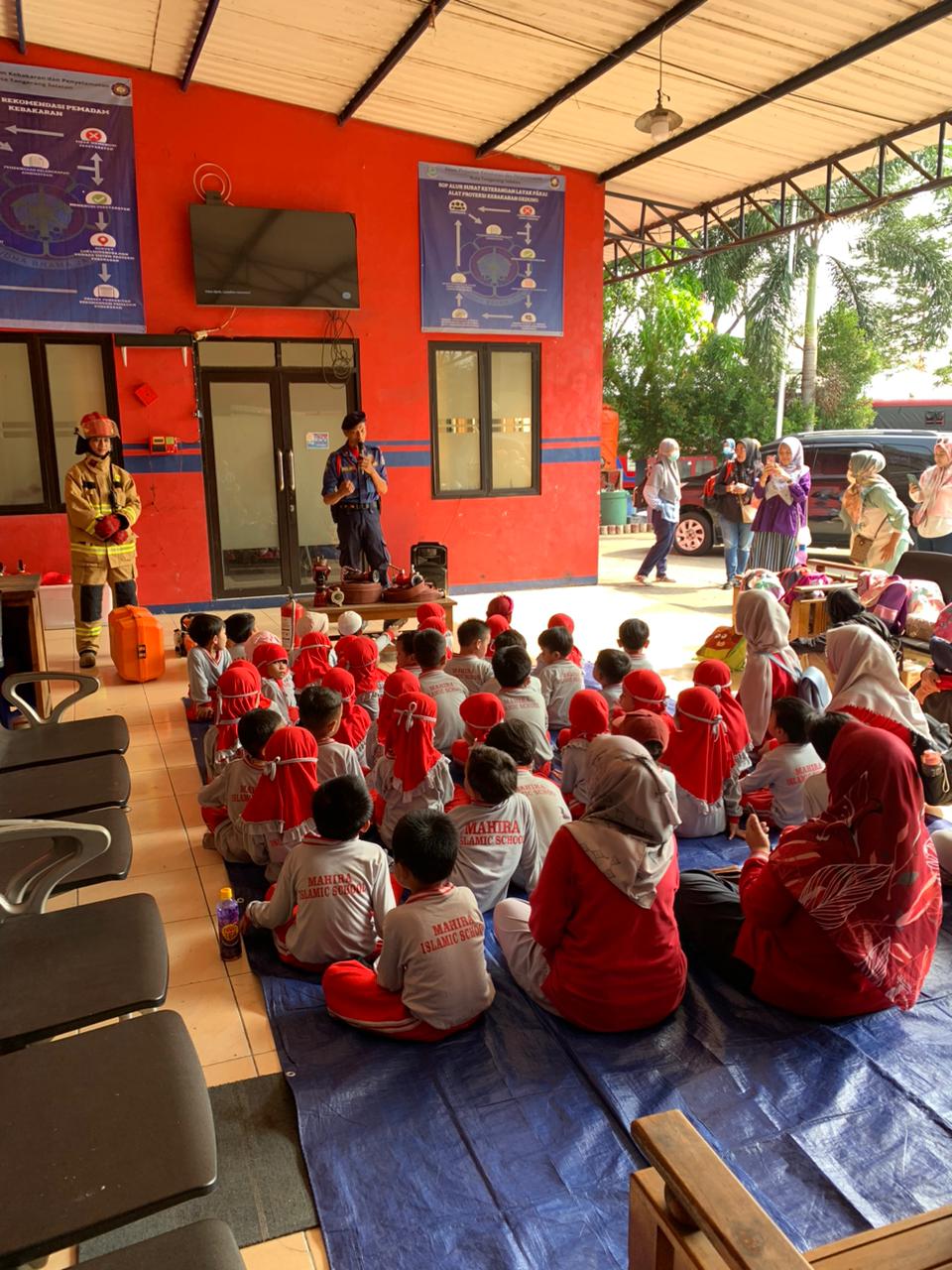 Kujungan Sekolah Tk Mahira Ke Dinas Pemadam Kebakaran dan Penyelamatan Kota Tangerang Selatan